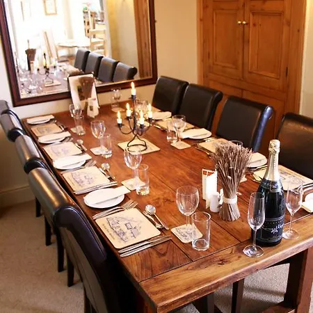 여관 Kings Arms Carlton Miniott