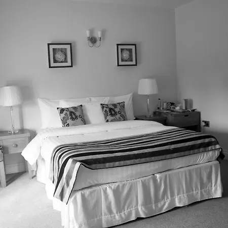 여관 Kings Arms 4*